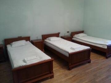 Фото номера Трехместный номер эконом-класса с общей ванной комнатой Гостевой дом Palmse Manor Guesthouse г. Палмсе 2